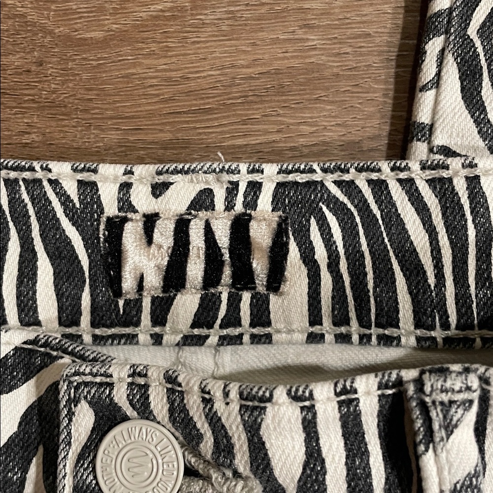 MOTHER High Waisted Rascal Ankle Frey in 'Hoofin It' White and Black Pattern - Picture 7 of 16